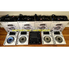 Pioneer CDJ 3000, Pioneer CDJ 2000NXS2, Pioneer DJM 900NXS2, Pioneer DJ DJM-V10 DJ Mixer